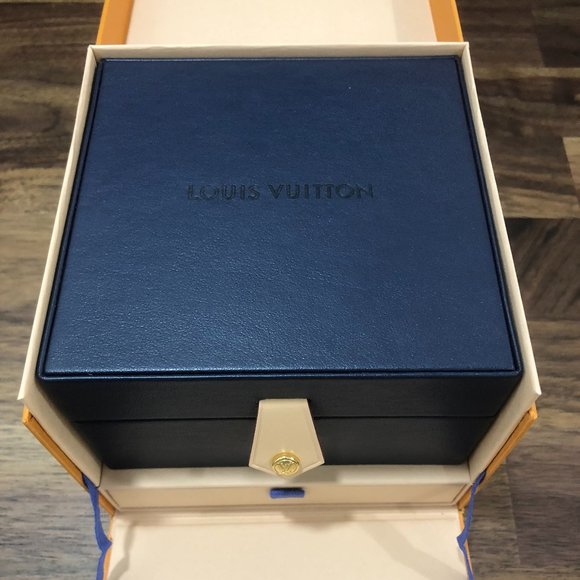 Color Blossom Bb Star Pendant, Yellow Gold, Onyx And Diamond - Picture 6 of 8